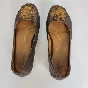 Naya Anthropologie Women Rustica Flats Slip On Leather Flower Flats Size 7.5